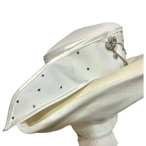 ML Studio VTG White/IVO Church Derby Hat Satin Band Rhinestones Wide Brimmed NEW